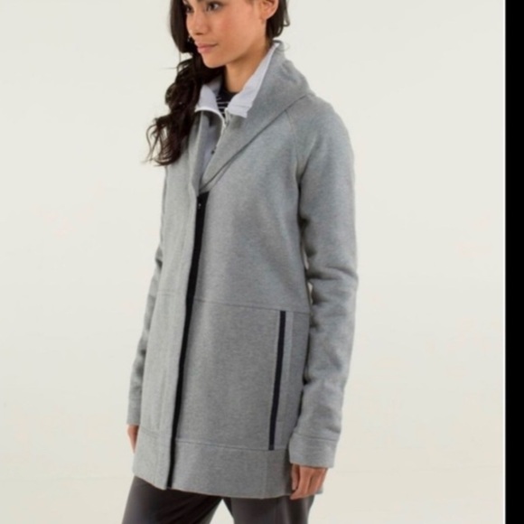 Lululemon Athletica yin to my yang cardi sweatshirt jacket gray and black size 6 - Picture 1 of 7